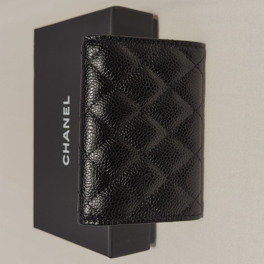 Chanel Flap Cardholder - Picture 2 of 10